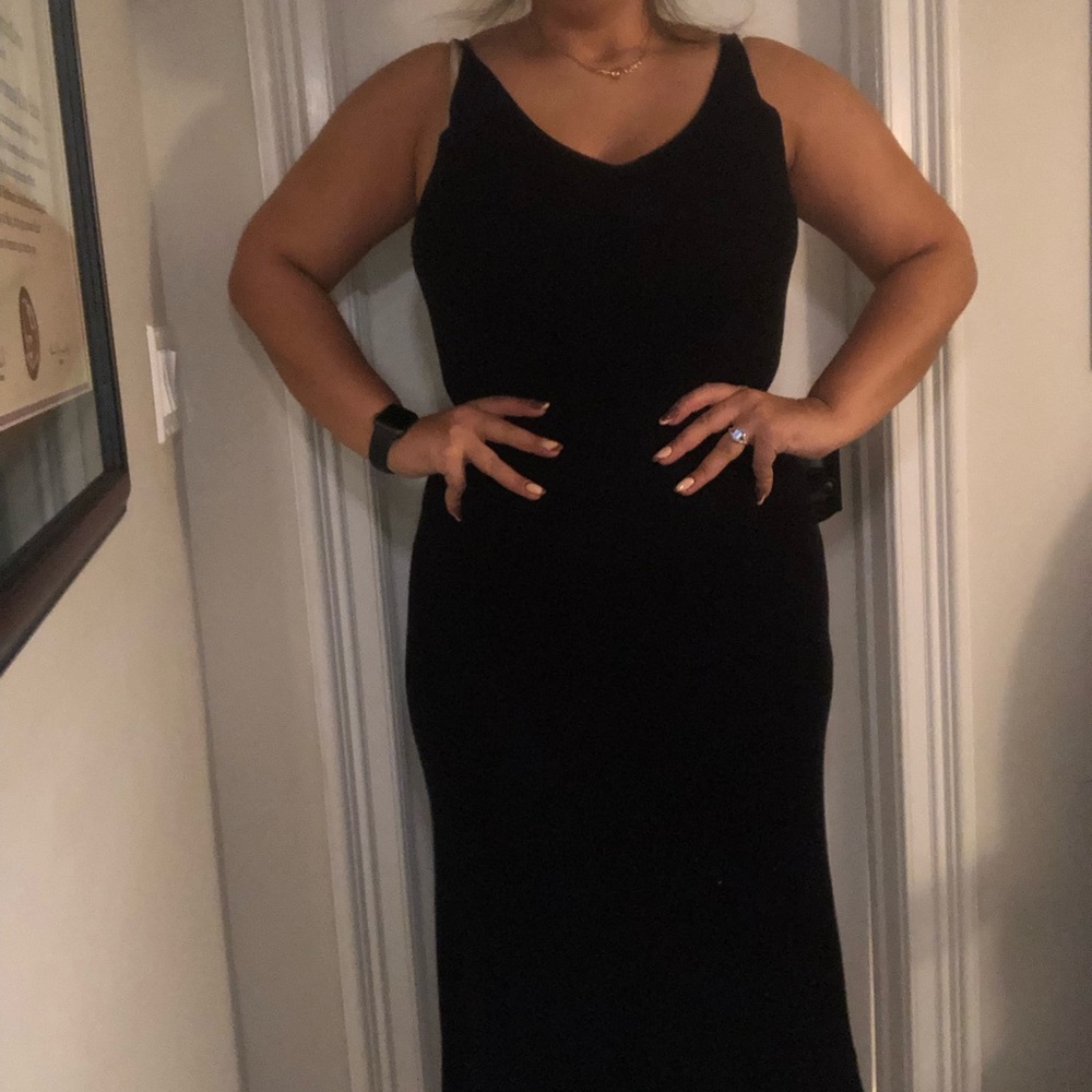 BLACK RIBBED MIDI DRESS
